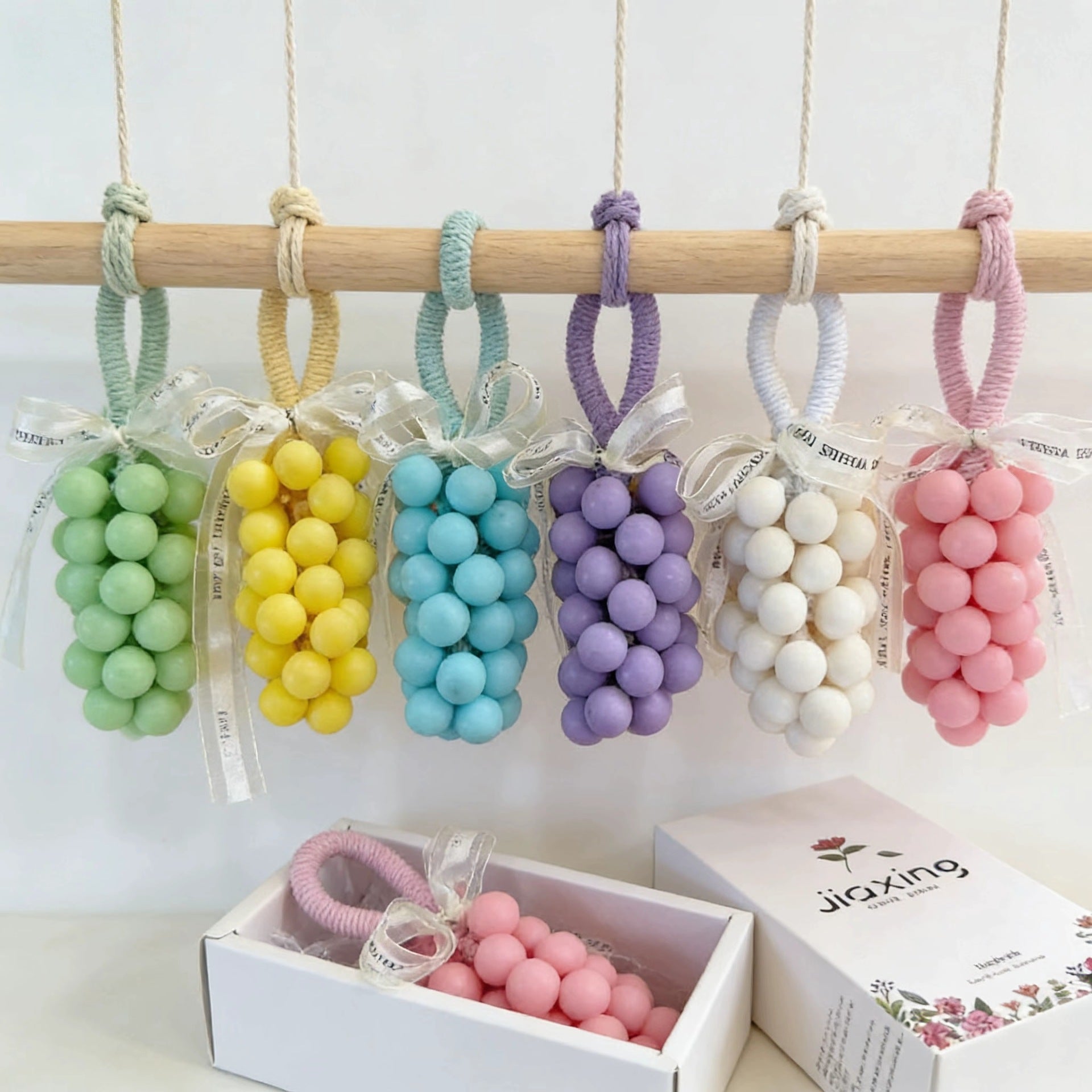 Handmade Grape Cluster Soap Gift Set – Natural Scented Soap Bars, Macaron Color Essential Oil Soap for Hand Washing, Aromatherapy Soap Hanging Decor, Birthday Wedding Favor Gift for Women